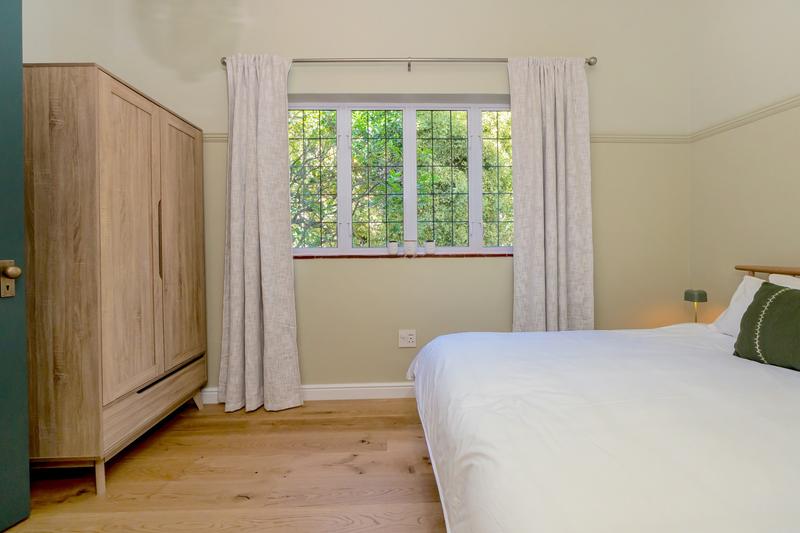 2 Bedroom Property for Sale in Sea Point Western Cape